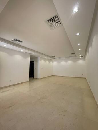 Funaitees, Villas, KWD 1300,  500 Sq. Meter,  Nice And Modern 5 Bedroom Villa In Fnaitess For Rent At 1300KD