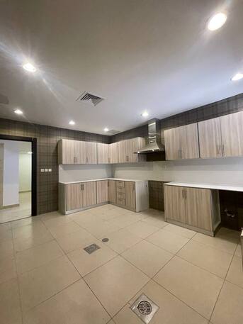 Funaitees, Villas, KWD 1300,  500 Sq. Meter,  Nice And Modern 5 Bedroom Villa In Fnaitess For Rent At 1300KD