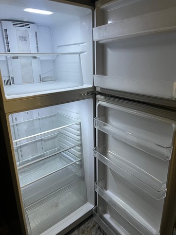 Al Sulaymaniyyah, Household Items, SAR 800,  Daewoo Refrigerator - Urgent ‼️ SALE