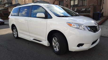 New York, Vehicles, Cars & Trucks , USD 27995,  TOYOTA SIENNA LE,  2015,  Automatic,  48000 KM,    &ndash; WHEELCHAIR ACCESSIBLE MOBILITY Only 48K PA Miles &bull; $27,99