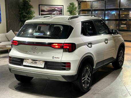 East Riffa, Vehicles, Cars & Trucks , BHD 4700,  Hyundai Venue,  2023,  Automatic,  40000 KM,   TURBO MODEL  FOR SALE