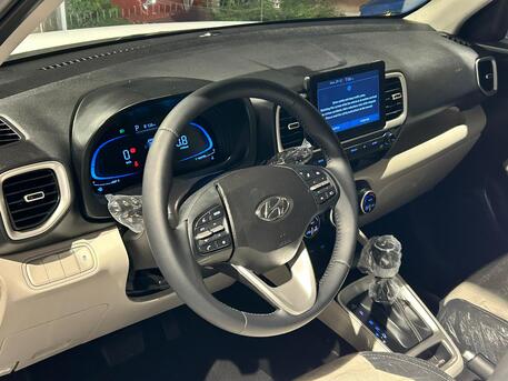 East Riffa, Vehicles, Cars & Trucks , BHD 4700,  Hyundai Venue,  2023,  Automatic,  40000 KM,   TURBO MODEL  FOR SALE