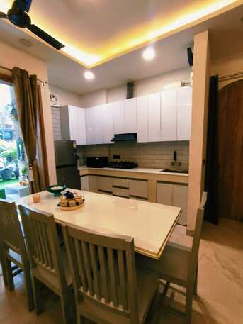 New Delhi, Holiday/Vacation Rentals, INR 120000/month,  2 BR,  125 Sq. Yard,  2 BHK Serviced Apartment  In Chittranjan Park