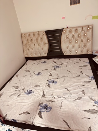 Al Malaz, Furniture, SAR 800,  King Size Bed And Big Almirah