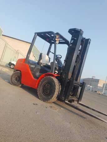Al Qarniyah, Construction, Fork Lift 3 Ton Daily / Monthly