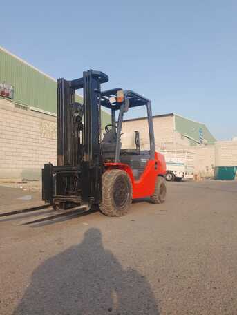 Al Qarniyah, Construction, Fork Lift 3 Ton Daily / Monthly