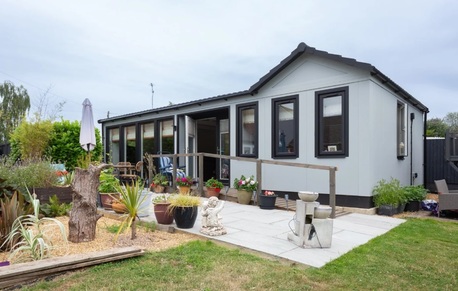 London, Real Estate, Garden Annexes