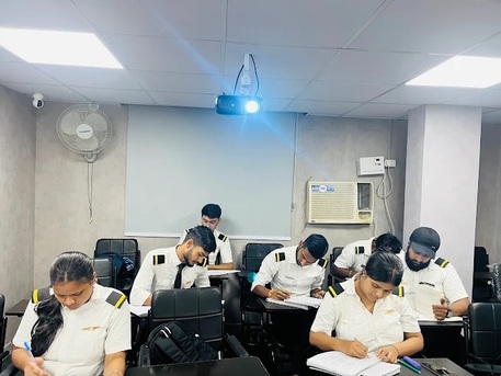 Mumbai, Lessons Offered, Join The Best Pilot Training Institute In Muzaffarpur | VayuSa Aviation