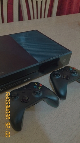 Riyadh, Video Games, SAR 400,  Xbox One 1 TB With 2 Controllers