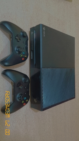 Riyadh, Video Games, SAR 400,  Xbox One 1 TB With 2 Controllers