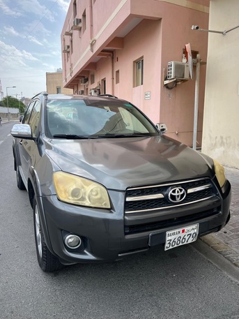 Budaiya, Vehicles, Cars & Trucks , BHD 3200,  Toyota RAV4,  2010,  Automatic,  200000 KM,   Full Option