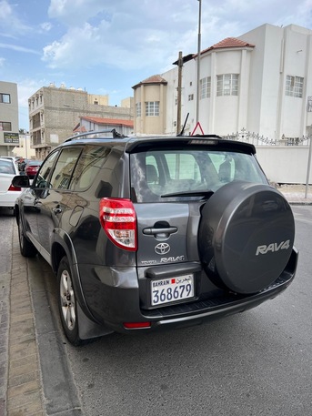 Budaiya, Vehicles, Cars & Trucks , BHD 3200,  Toyota RAV4,  2010,  Automatic,  200000 KM,   Full Option