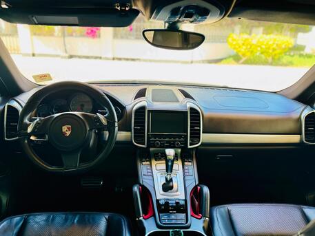 Manama, Vehicles, Cars & Trucks , BHD 1,  Porsche Cayenne S,  2013,  115000 KM,  Low Mileage - Full Option - S