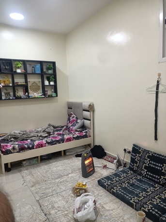 Riyadh, Rooms Available, SAR 1000/year,  STUDIO ROOM IN VILLA SEPARATE WASHROOM AND SMALL KITCHEN ONLY EXECUTIVE PERSON
