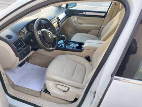 Manama, Vehicles, Cars & Trucks , BHD 2700,  Volkswagen Touareg,  2014,  Automatic,  290000 KM,    For Sale