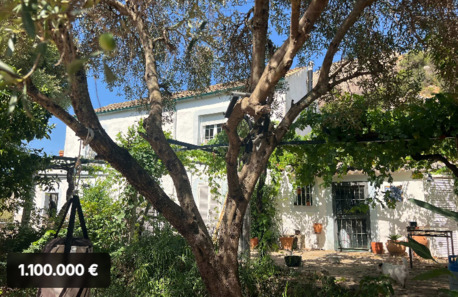 Barcelona, Real Estate For Sale, EUR 1100000,  4 BR,  250 Sq. Meter,  Exclusive Luxury Estate In The Heart Of Campo De Gibraltar