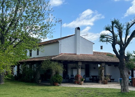 Barcelona, Real Estate For Sale, EUR 880000,  5 BR,  175 Sq. Meter,  Exclusive Country House With Gardens And Pool In A Natural Setting Near Marchenilla