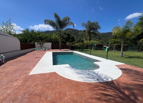 Barcelona, Real Estate For Sale, EUR 880000,  5 BR,  175 Sq. Meter,  Exclusive Country House With Gardens And Pool In A Natural Setting Near Marchenilla