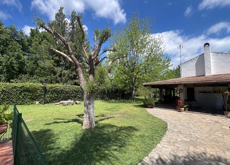 Barcelona, Real Estate For Sale, EUR 880000,  5 BR,  175 Sq. Meter,  Exclusive Country House With Gardens And Pool In A Natural Setting Near Marchenilla