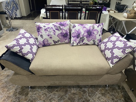 Al Jubail Al Balad, Furniture, SAR 800,  7 Seater Sofa Set With Sitting Room Carpet For Sale