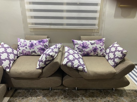 Al Jubail Al Balad, Furniture, SAR 800,  7 Seater Sofa Set With Sitting Room Carpet For Sale
