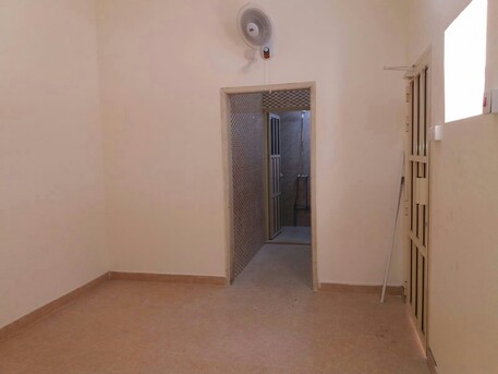 Salmaniya, Apartments/Houses, BHD 150/month,  Studio,  1Bath No Hall. Kitchen Grund Floor Including Electricity In (((Salmaniya)))