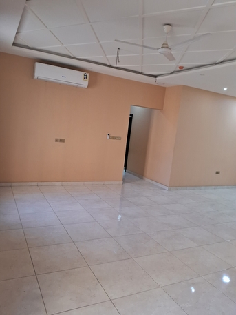 Riffa, Apartments/Houses, BHD 315/year,  3 BR,  Semi-furnished 3bhk And 1 Maid Room Riffa نص مفروش ٣ غرف الرفاع