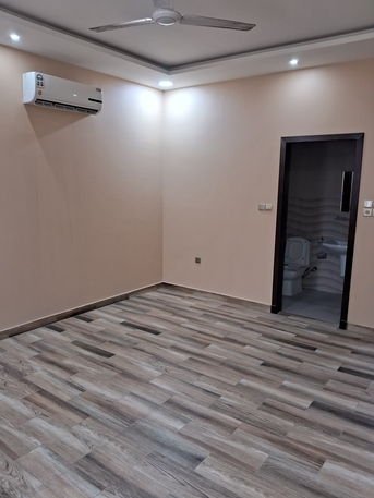 Riffa, Apartments/Houses, BHD 315/year,  3 BR,  Semi-furnished 3bhk And 1 Maid Room Riffa نص مفروش ٣ غرف الرفاع