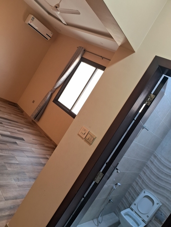 Riffa, Apartments/Houses, BHD 315/year,  3 BR,  Semi-furnished 3bhk And 1 Maid Room Riffa نص مفروش ٣ غرف الرفاع