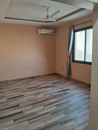 Riffa, Apartments/Houses, BHD 315/year,  3 BR,  Semi-furnished 3bhk And 1 Maid Room Riffa نص مفروش ٣ غرف الرفاع