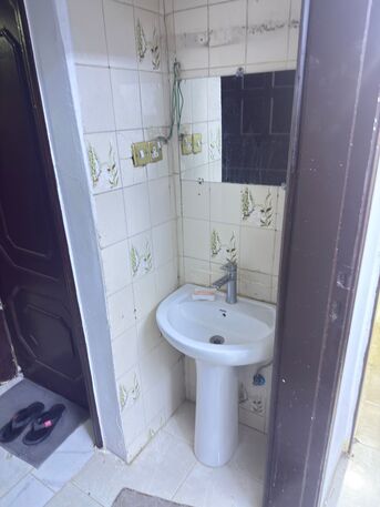 Hara, Apartments, Flats, Houses & Villas, SAR 1800/month,  Furnished,  1 BR,  1-BHK Family Flat Near Rajhi Signal (Hara)