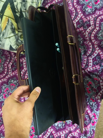 Jubail, Computers, SAR 289,  Premium SABIC Executive  Leather Briefcase - Excellent Condition