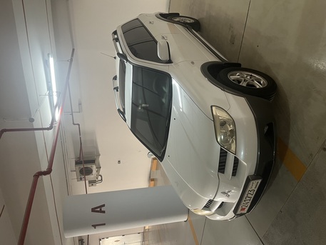 Manama, Vehicles, Cars & Trucks , BHD 1200,  Mitsubishi Outlander Full Option,  2005,  185 KM,  Clean Car New Insurance And Registration  One Year - Low Mileage