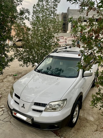 Manama, Vehicles, Cars & Trucks , BHD 1150,  Mitsubishi Outlander 2.4 Suv,  2005,  187 KM,  Clean Car Full Option.Low Mileage , One Of The Most Powerful Cars In Terms Of Use And Perf