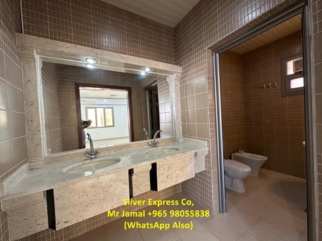 Mangaf, Apartments/Houses, KWD 700/month,  4 BR,  200 Sq. Meter,  Spacious 4 Bedroom Villa Floor For Rent In Mangaf.