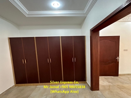 Mangaf, Apartments/Houses, KWD 700/month,  4 BR,  200 Sq. Meter,  Spacious 4 Bedroom Villa Floor For Rent In Mangaf.