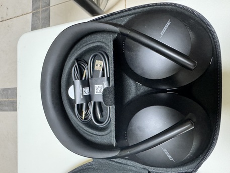 Al Sulaymaniyyah, Home Audio, SAR 650,  Bose 700anc Headphone