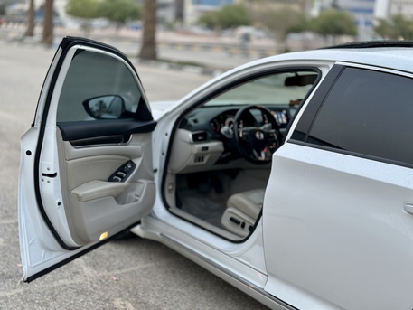 Dammam, Vehicles, Cars & Trucks , SAR 85000,  Honda Accord,  2022,  Automatic,  68000 KM,    Full Option EX-L White 4-cylinder 1.5 Turbo