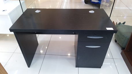 Manama, Furniture, BHD 45,  Desk 1.2m
