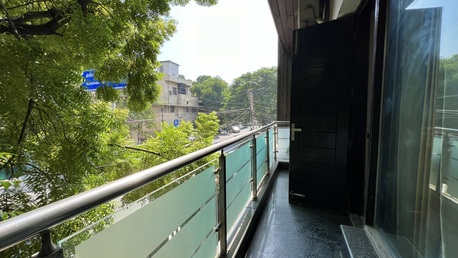 New Delhi, Apts/Flats Wanted, INR 16895/day,  Furnished,  3 BR,  2000 Sq. Feet,  BluO 3BHK Green Park, Private Garden Balcony, Lift