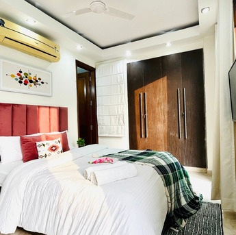 New Delhi, Apts/Flats Wanted, INR 20626/day,  Furnished,  3 BR,  2000 Sq. Feet,  BluO 3BHK Safdarjung Enclave -Lift Terrace Garden