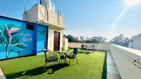 New Delhi, Apts/Flats Wanted, INR 20626/day,  Furnished,  3 BR,  2000 Sq. Feet,  BluO 3BHK Safdarjung Enclave -Lift Terrace Garden