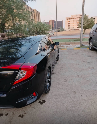 Riyadh, Vehicles, Cars & Trucks , SAR 55500,  Honda Civic,  2018,  Automatic,  52300 KM,  For Sale &ndash;   (Mid Option)