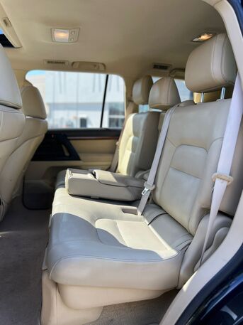 Riffa, Vehicles, Cars & Trucks , BHD 16800,  TOYOTA LAND CRUISER GXR V8 2017 BLUE,  2017,  Automatic,  268000 KM,