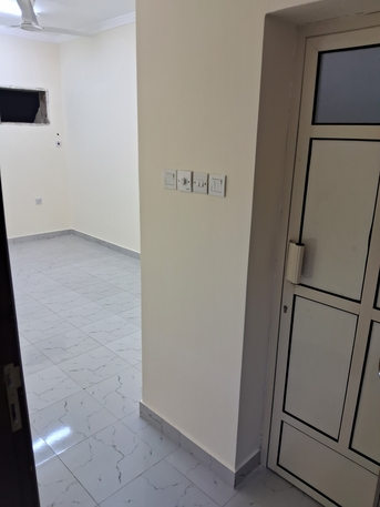 Manama, Apartments/Houses, BHD 210/year,  2 BR,  Including Electricity شامل الكهرباء