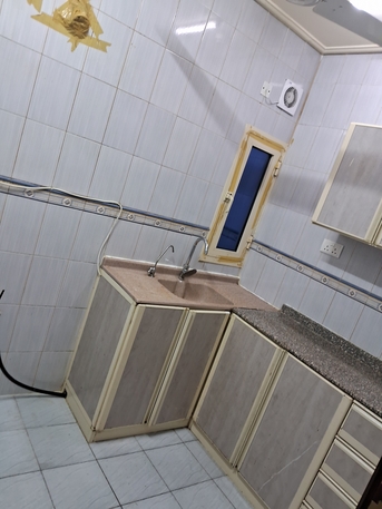 Manama, Apartments/Houses, BHD 210/year,  2 BR,  Including Electricity شامل الكهرباء