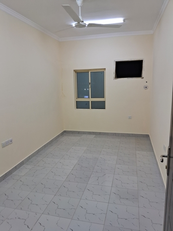 Manama, Apartments/Houses, BHD 210/year,  2 BR,  Including Electricity شامل الكهرباء
