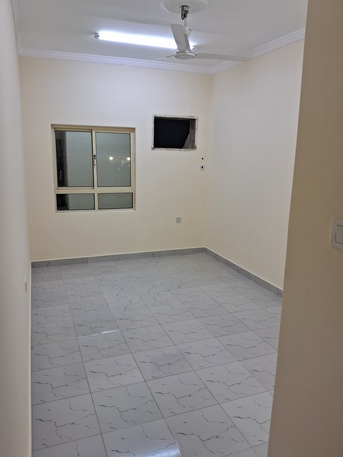 Manama, Apartments/Houses, BHD 210/year,  2 BR,  Including Electricity شامل الكهرباء