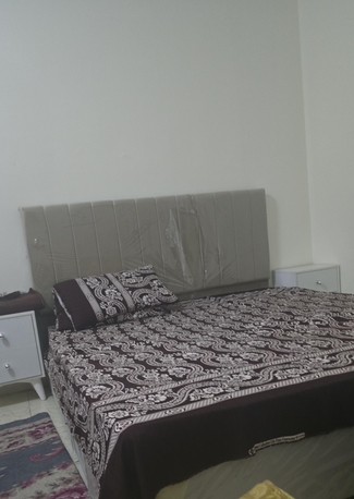 Al Aziziyah, Furniture, SAR 500,  King Size Bed With Side Table