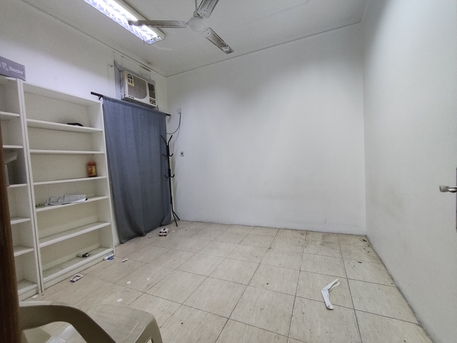 Manama, Apartments/Houses, BHD 180/year,  2 BR,  Karana:- Groundfloor 2BR Semifurnished Flat On Rent With Ewa..